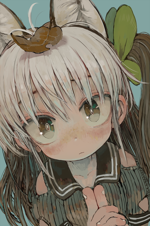 1girl animal_ears antenna_hair blue_background bright_pupils brown_eyes brown_hair closed_mouth dutch_angle ebimomo fingernails hair_leaf interlocked_fingers looking_at_viewer multicolored_hair one_side_up original own_hands_together short_sleeves simple_background solo two-tone_hair white_hair