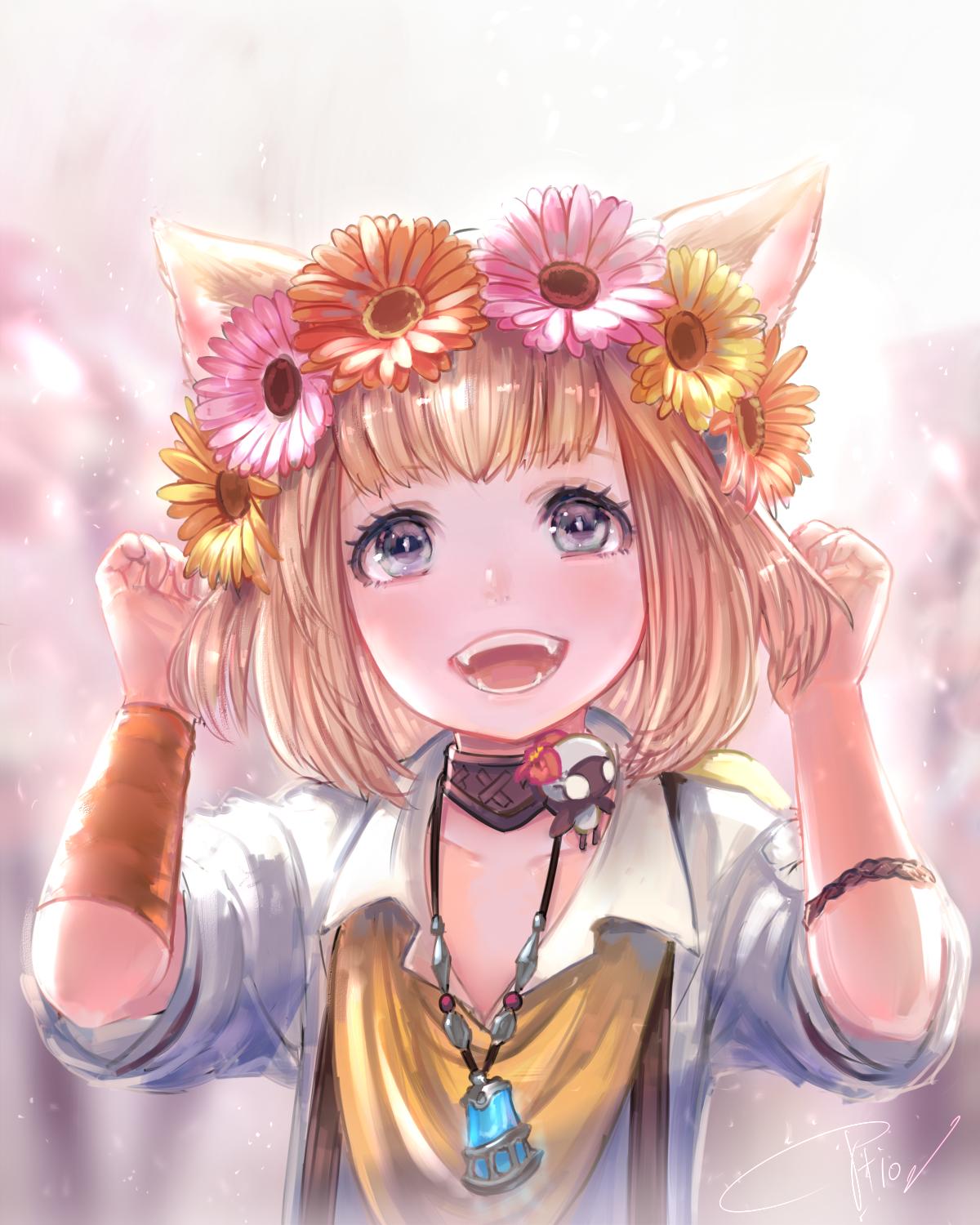 1girl animal_ears blonde_hair blush cat_ears collarbone eyebrows_visible_through_hair fangs final_fantasy final_fantasy_xiv grey_eyes head_wreath highres jewelry khloe_aliapoh looking_at_viewer miqo'te necklace open_mouth potion_lilac short_hair short_sleeves signature smile solo teeth