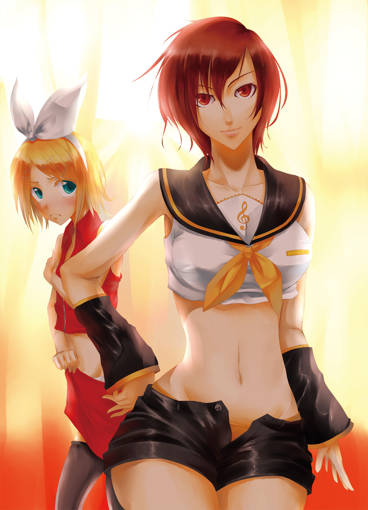 bad_id blush cosplay costume_switch ihara_natsume kagamine_rin kagamine_rin_(cosplay) meiko meiko_(cosplay) midriff multiple_girls navel oversized_clothes shorts undersized_clothes vocaloid wide_hips