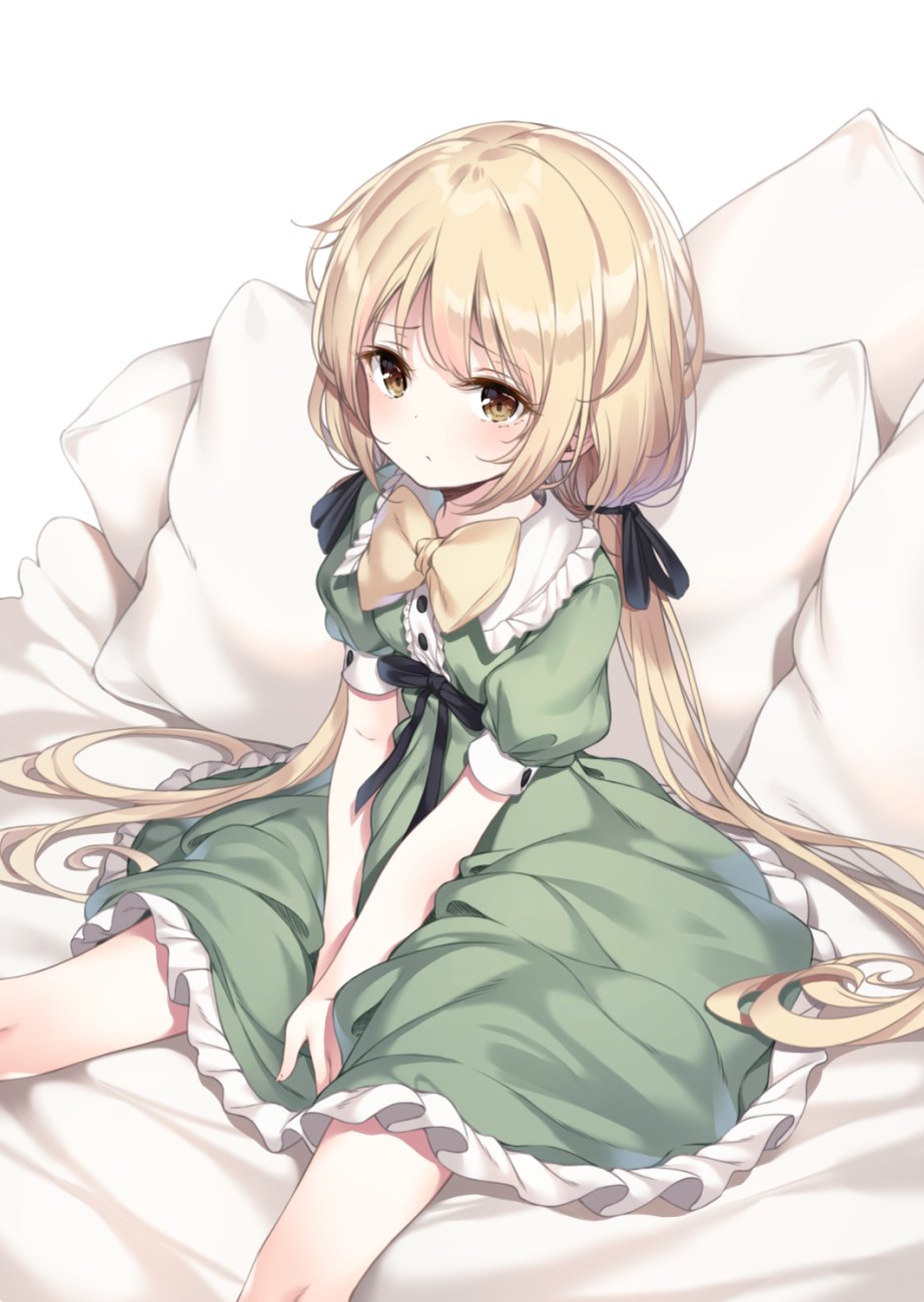 1girl bangs between_legs black_ribbon blonde_hair blush bow brown_eyes closed_mouth collar dress eyebrows_visible_through_hair frilled_collar frilled_dress frills green_dress hair_ribbon hand_between_legs highres inhoya2000 ke-ta_(style) long_hair low_twintails original pillow puffy_short_sleeves puffy_sleeves ribbon short_sleeves sitting solo twintails very_long_hair yellow_bow