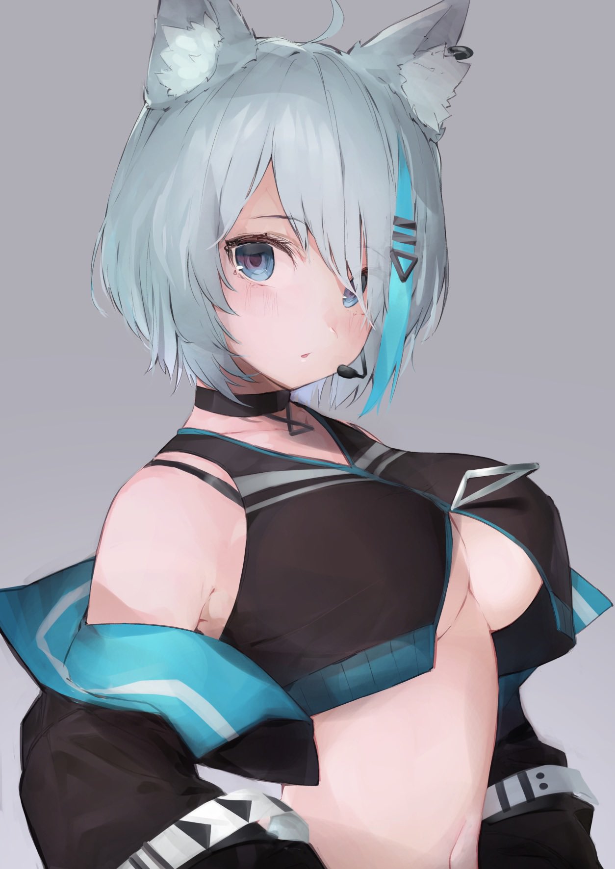 1girl animal_ear_fluff animal_ears animare black_choker black_jacket black_shirt blue_eyes blue_hair blush breasts choker commentary dog_ears grey_background hair_ornament hairclip highres jacket large_breasts looking_at_viewer midriff multicolored_hair navel off_shoulder open_clothes open_jacket open_mouth parted_lips rippootai shirt short_hair silver_hair simple_background sleeveless solo souya_ichika two-tone_hair under_boob upper_body virtual_youtuber zipper_pull_tab