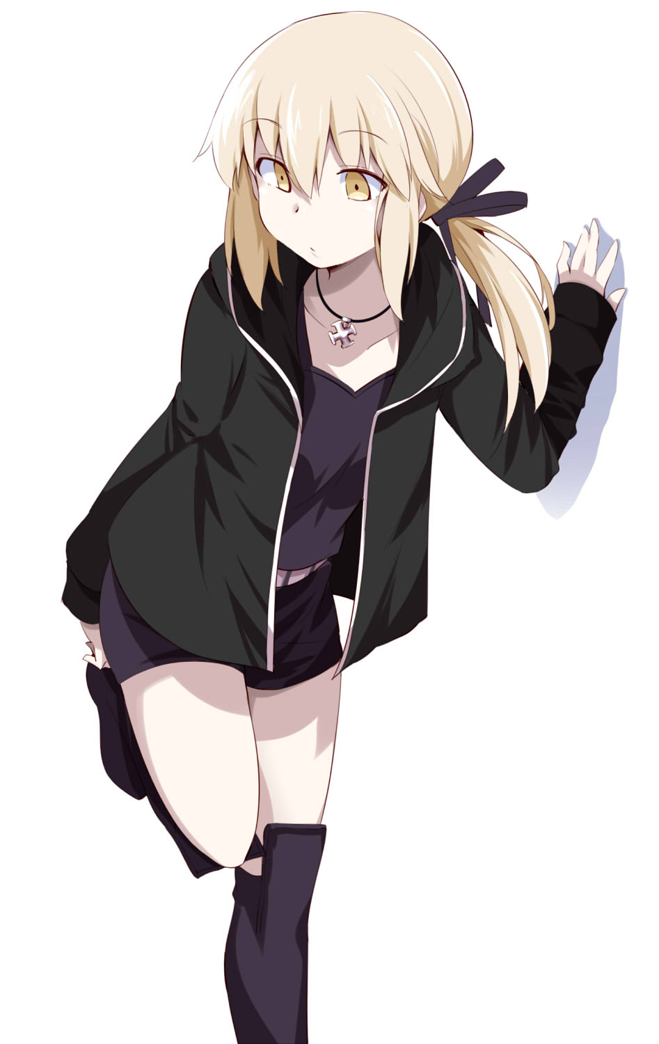 1girl adjusting_footwear artoria_pendragon_(all) bangs belt black_jacket black_legwear black_shirt black_shorts blonde_hair boots breasts chata_maru_(irori_sabou) collarbone commentary_request eyebrows_visible_through_hair fate/grand_order fate_(series) hair_ribbon highres jacket jet_black_king_of_knights_ver._shinjuku_1999 jewelry long_hair long_sleeves necklace ponytail ribbon saber_alter shirt short_shorts shorts simple_background solo thigh-highs thigh_boots white_background white_belt yellow_eyes