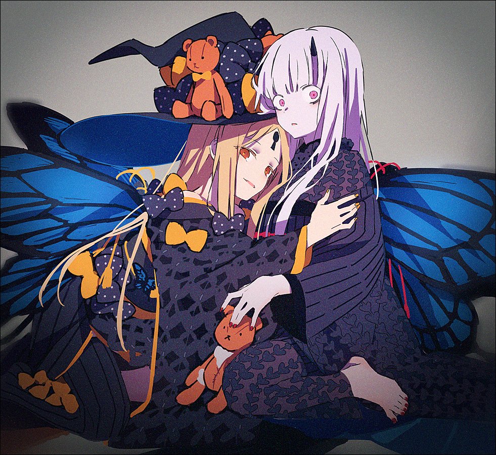 2girls abigail_williams_(fate/grand_order) bangs black_bow black_kimono blonde_hair bow butterfly_wings commentary_request fate/grand_order fate_(series) hakusai_(tiahszld) japanese_clothes keyhole kimono kneeling lavinia_whateley_(fate/grand_order) long_hair looking_at_viewer multiple_girls orange_bow pale_skin parted_bangs pink_eyes red_eyes red_nails smile stuffed_animal stuffed_toy teddy_bear wings