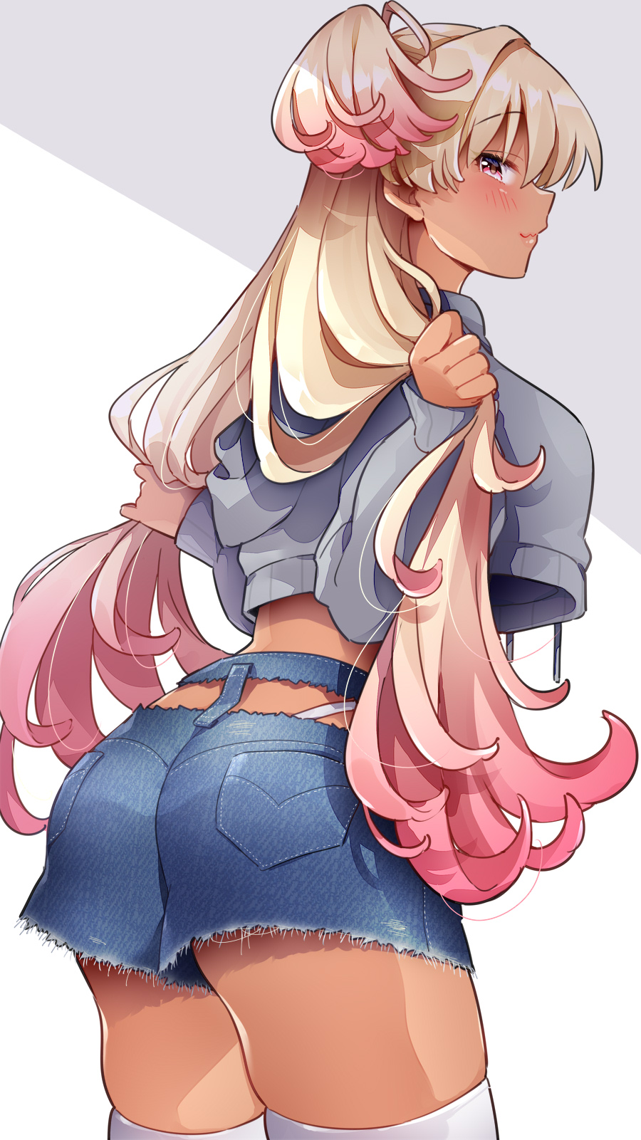 1girl arched_back ass blonde_hair blue_shorts breasts commentary_request cowboy_shot crop_top crop_top_overhang dark_skin denim denim_shorts drawstring from_behind gradient_hair grey_shirt highres large_breasts long_hair long_sleeves looking_at_viewer looking_back midriff mio_(mgr300) multicolored_hair one_side_up original panty_straps pink_eyes pink_hair profile shirt short_shorts shorts skindentation smile solo thigh-highs thighs very_long_hair white_legwear