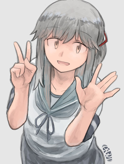 1girl artist_name brown_eyes commentary_request cowboy_shot ergot grey_background grey_hair grey_sailor_collar hair_ribbon hand_up kantai_collection long_hair looking_at_viewer ponytail ribbon sailor_collar school_uniform serafuku simple_background smile solo usugumo_(kantai_collection)