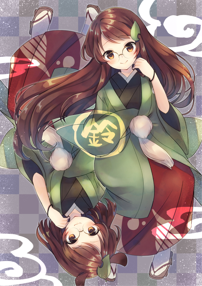 2girls :3 animal_ears brown_eyes brown_hair checkered checkered_background dual_persona eyebrows_visible_through_hair full_body futatsuiwa_mamizou futatsuiwa_mamizou_(human) geta glasses hair_ornament haori japanese_clothes kimono leaf leaf_hair_ornament leaf_on_head long_hair looking_at_viewer multiple_girls pince-nez raccoon_ears rotational_symmetry round_eyewear sen1986 smile tabi touhou upside-down