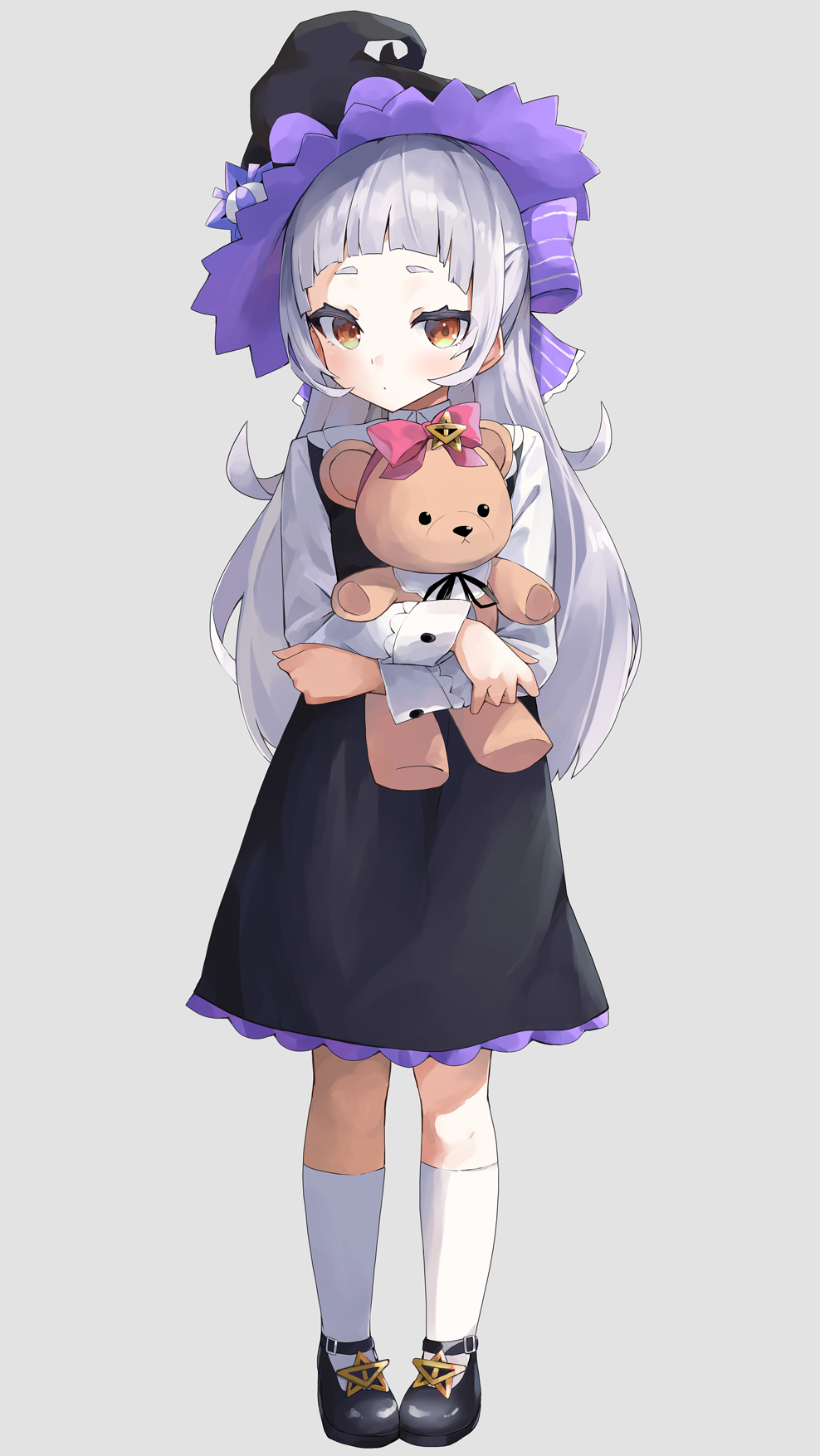 1girl black_dress black_footwear black_headwear black_ribbon bow brown_eyes closed_mouth dress forehead full_body grey_background hat highres hololive kneehighs konkito long_hair long_sleeves murasaki_shion object_hug purple_bow red_bow ribbon shirt shoes short_eyebrows silver_hair simple_background sleeveless sleeveless_dress solo standing star striped striped_bow stuffed_animal stuffed_toy teddy_bear thick_eyebrows very_long_hair virtual_youtuber white_legwear white_shirt witch_hat younger