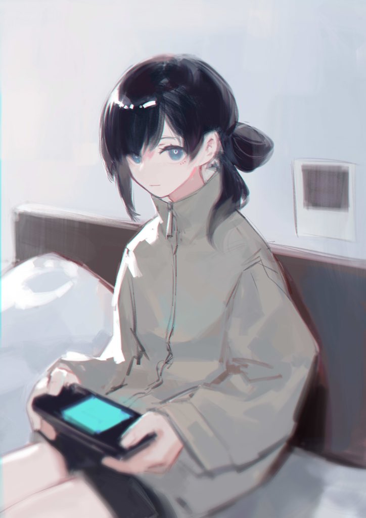 1girl bangs bed black_hair black_shorts blue_eyes closed_mouth collar collared_jacket commentary_request grey_jacket holding iris_(user_pskd5754) jacket long_hair long_sleeves looking_at_viewer original playing playing_games ponytail shorts sitting smile solo upper_body wide_sleeves zipper