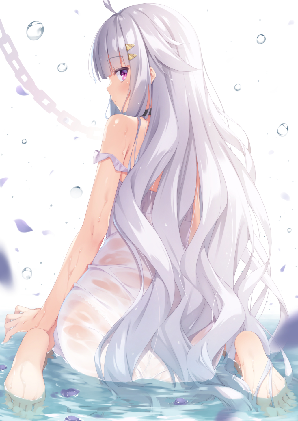 1girl ahoge ass bangs bare_arms bare_shoulders barefoot blunt_bangs chain choker commentary_request dress eyebrows_visible_through_hair from_behind frown hair_ornament hairclip highres in_water long_hair looking_at_viewer original pink_eyes silver_hair solo tomifumi water wavy_hair white_dress