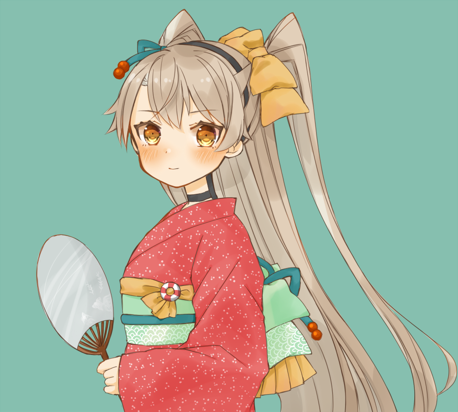 1girl alternate_costume amatsukaze_(kantai_collection) black_hairband brown_eyes cocoperino commentary_request cowboy_shot fan green_background hairband japanese_clothes kantai_collection kimono long_hair print_kimono red_kimono silver_hair simple_background smile solo two_side_up yukata