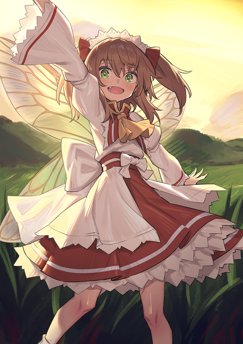 1girl arm_up ascot bow brown_hair fairy_wings fang grass green_eyes hair_bow highres legs_apart long_sleeves looking_at_viewer open_mouth outdoors red_bow red_skirt shirt skirt smile solo standing sunny_milk sunset touhou transparent_wings two_side_up waving white_bow white_shirt wide_sleeves wings yamamomo_(plank) yellow_neckwear yellow_sky