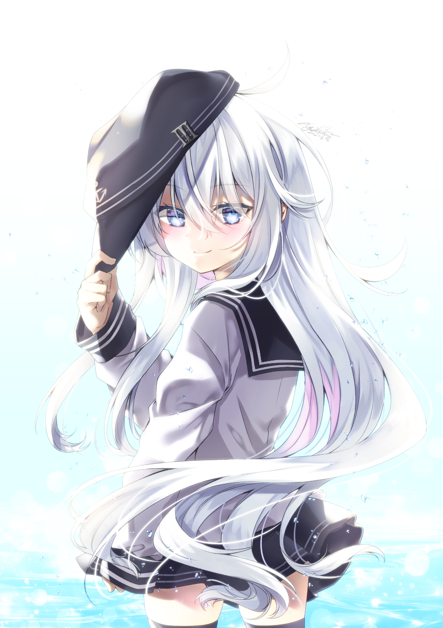 1girl black_legwear black_sailor_collar black_skirt blue_eyes blush eyebrows_visible_through_hair flat_cap hair_between_eyes hair_ornament hat hibiki_(kantai_collection) highres kantai_collection long_hair long_sleeves looking_at_viewer looking_back ocean pleated_skirt sailor_collar school_uniform serafuku shirt silver_hair skirt smile solo thigh-highs water_drop white_shirt yuihira_asu