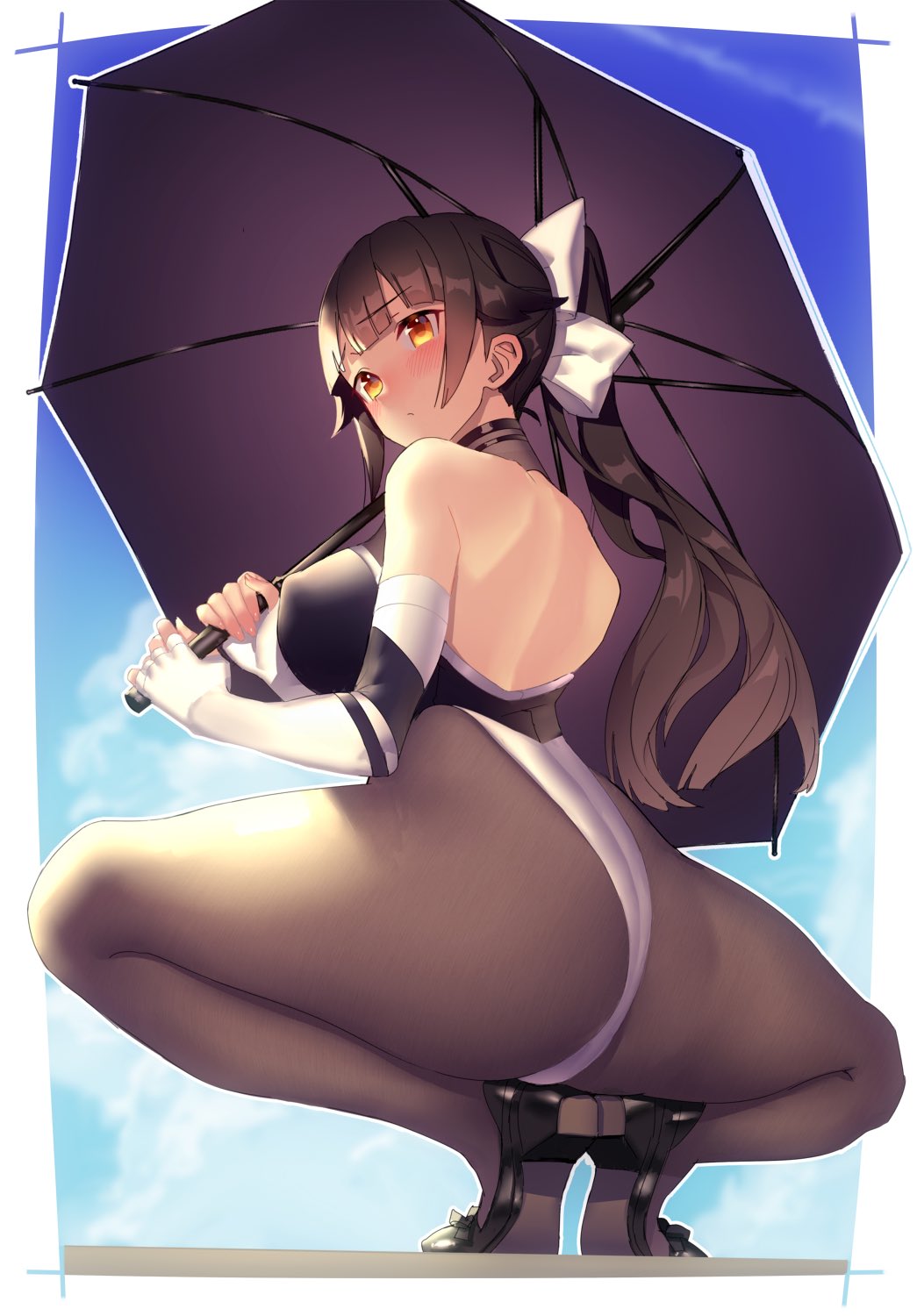 1girl ass azur_lane black_hair black_legwear blue_sky bow breasts brown_eyes clouds commentary_request from_behind hair_flaps highres large_breasts long_hair looking_at_viewer mckeee multicolored_leotard pantyhose ponytail racequeen sky solo squatting takao_(azur_lane) takao_(full_throttle_charmer)_(azur_lane) two-tone_leotard umbrella white_bow