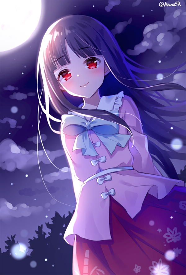 1girl arms_behind_back bangs black_hair blush bow closed_mouth clouds commentary_request dutch_angle eyebrows_visible_through_hair floating_hair frilled_shirt_collar frills full_moon houraisan_kaguya long_hair long_sleeves looking_at_viewer mauve moon night night_sky outdoors pink_shirt pleated_skirt red_eyes red_skirt shirt skirt sky smile solo standing touhou twitter_username very_long_hair white_bow