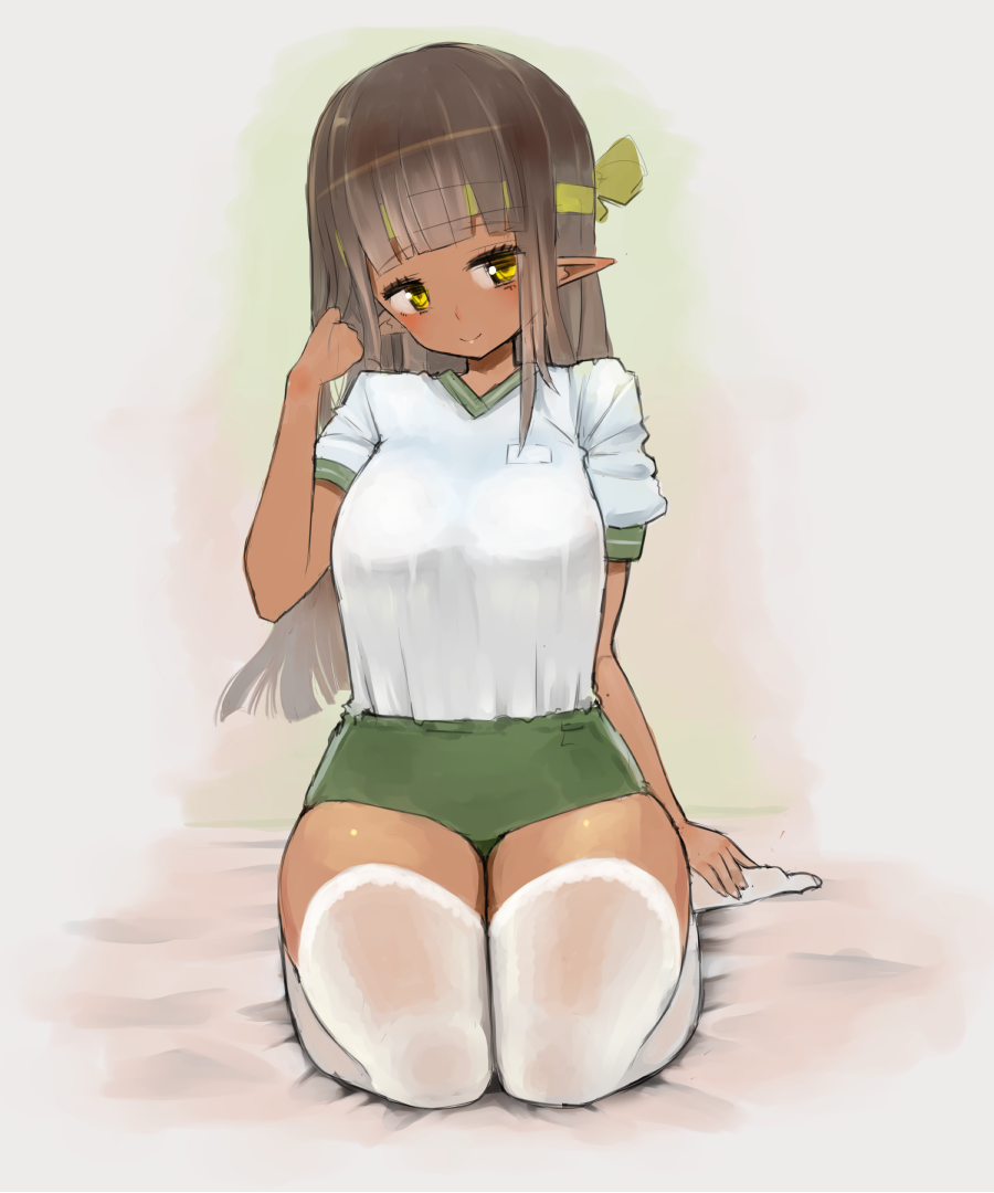 1girl brown_hair buruma closed_mouth dark_elf dark_elf_(nijitama_shiyushiyu) dark_skin elf green_buruma grey_hair hand_up head_tilt headband looking_at_viewer nijitama_shiyushiyu original pointy_ears seiza shirt short_sleeves sitting smile solo thigh-highs white_legwear white_shirt yellow_eyes