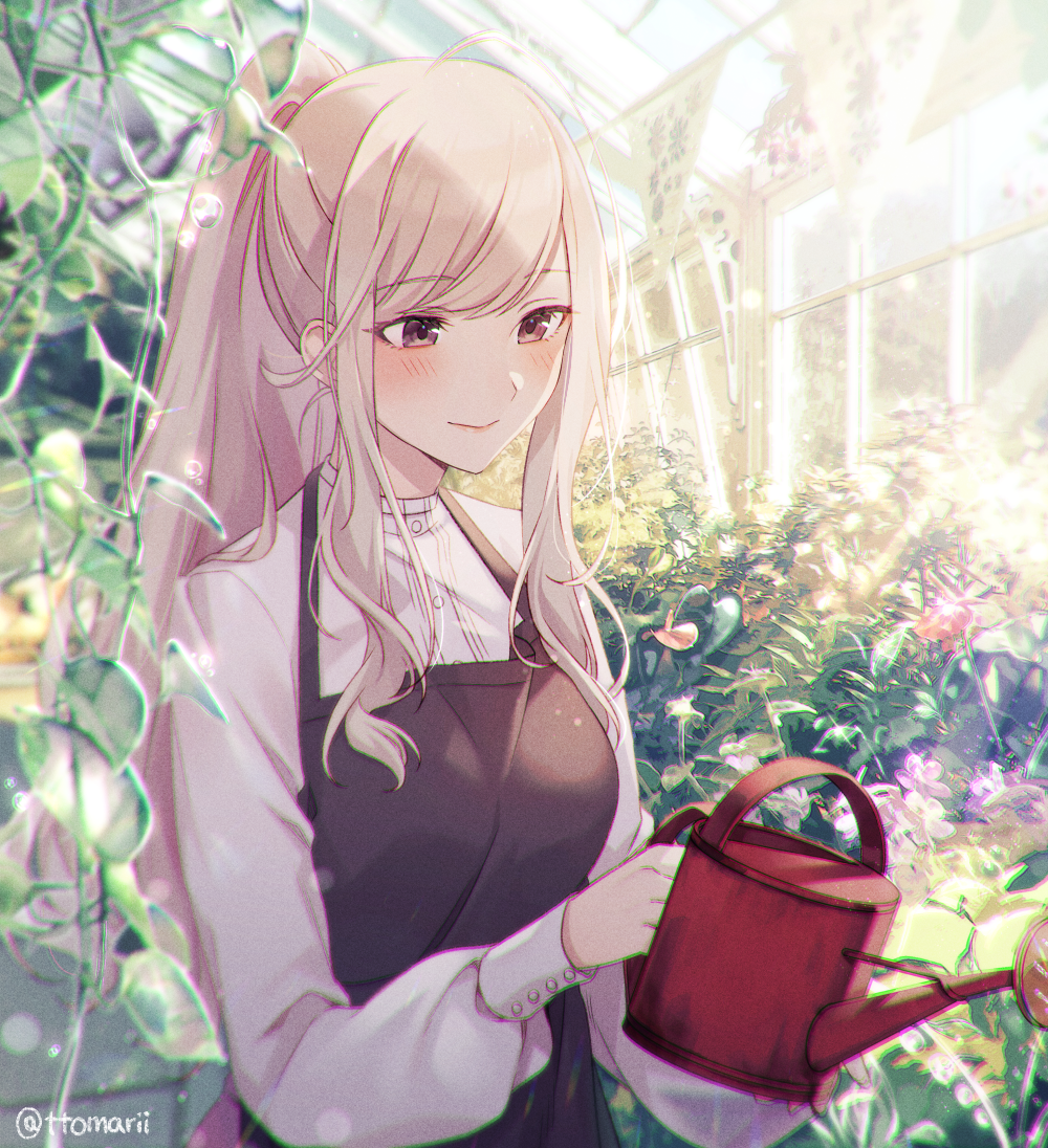1girl apron bangs blonde_hair blush breasts buttons closed_mouth commentary_request dress_shirt eyebrows_visible_through_hair film_grain flower greenhouse grey_apron grey_eyes high_ponytail holding indoors light_rays long_hair long_sleeves medium_breasts original plant puffy_long_sleeves puffy_sleeves shirt sidelocks smile solo swept_bangs tomari_(veryberry00) twitter_username upper_body very_long_hair violet_eyes watering watering_can white_shirt