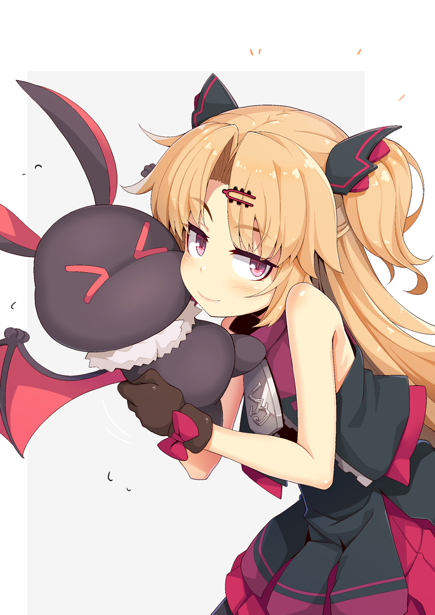 &gt;_&lt; 1girl akatsuki_uni bangs bare_shoulders black_dress blonde_hair bow brown_gloves closed_mouth dress eyebrows_visible_through_hair fang fang_out flying_sweatdrops gloves grey_background hair_ornament hairclip highres long_hair looking_at_viewer ogami_kazuki parted_bangs purple_bow sleeveless sleeveless_dress smile solo two-tone_background two_side_up uni_channel very_long_hair violet_eyes white_background
