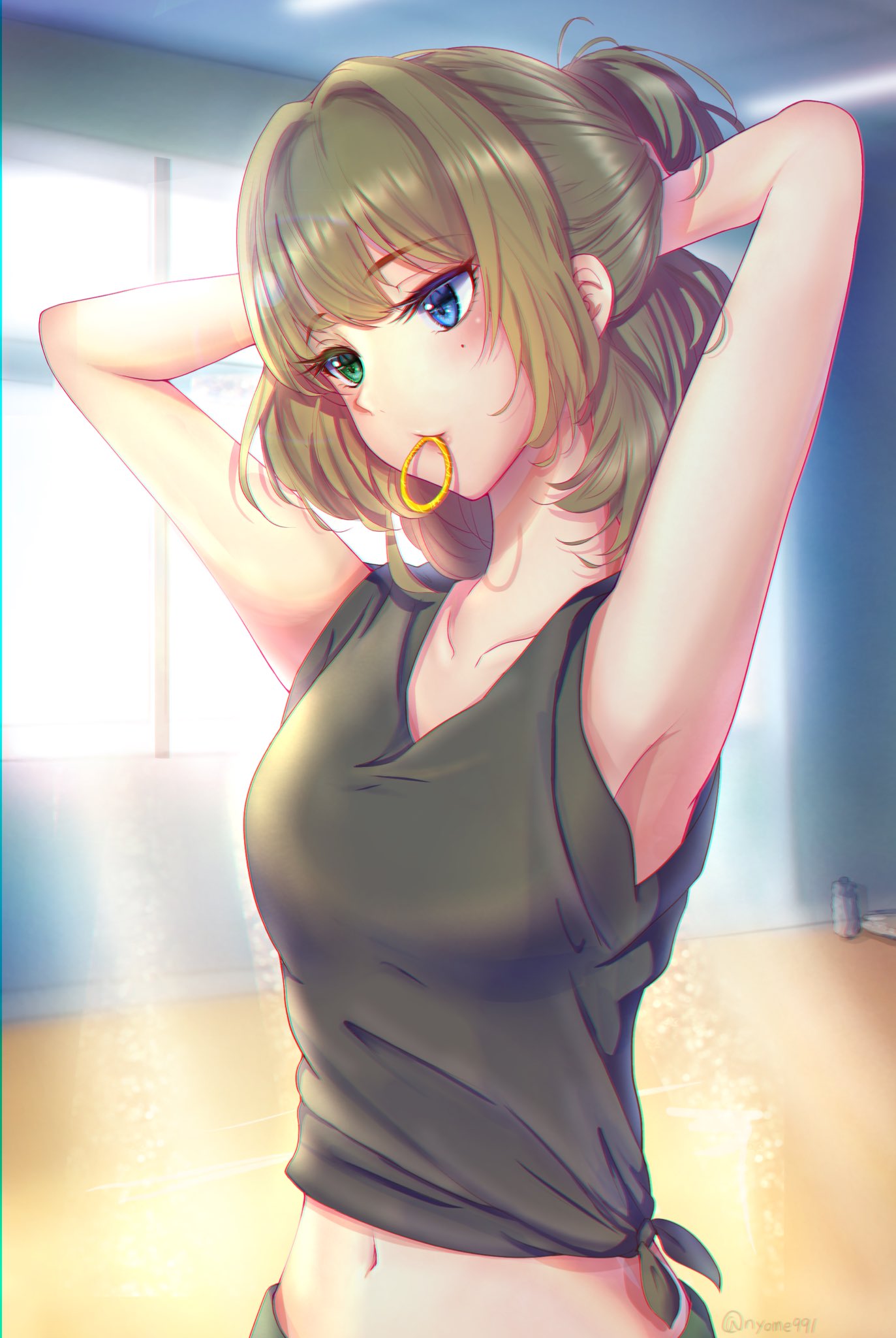 1girl bangs black_shirt blue_eyes closed_mouth collarbone eyebrows_visible_through_hair green_eyes green_hair hair_between_eyes heterochromia highres idolmaster idolmaster_cinderella_girls long_hair midriff mole mole_under_eye mouth_hold navel nyome991 shiny shiny_hair shirt sleeveless sleeveless_shirt solo standing stomach takagaki_kaede tied_shirt tying_hair upper_body