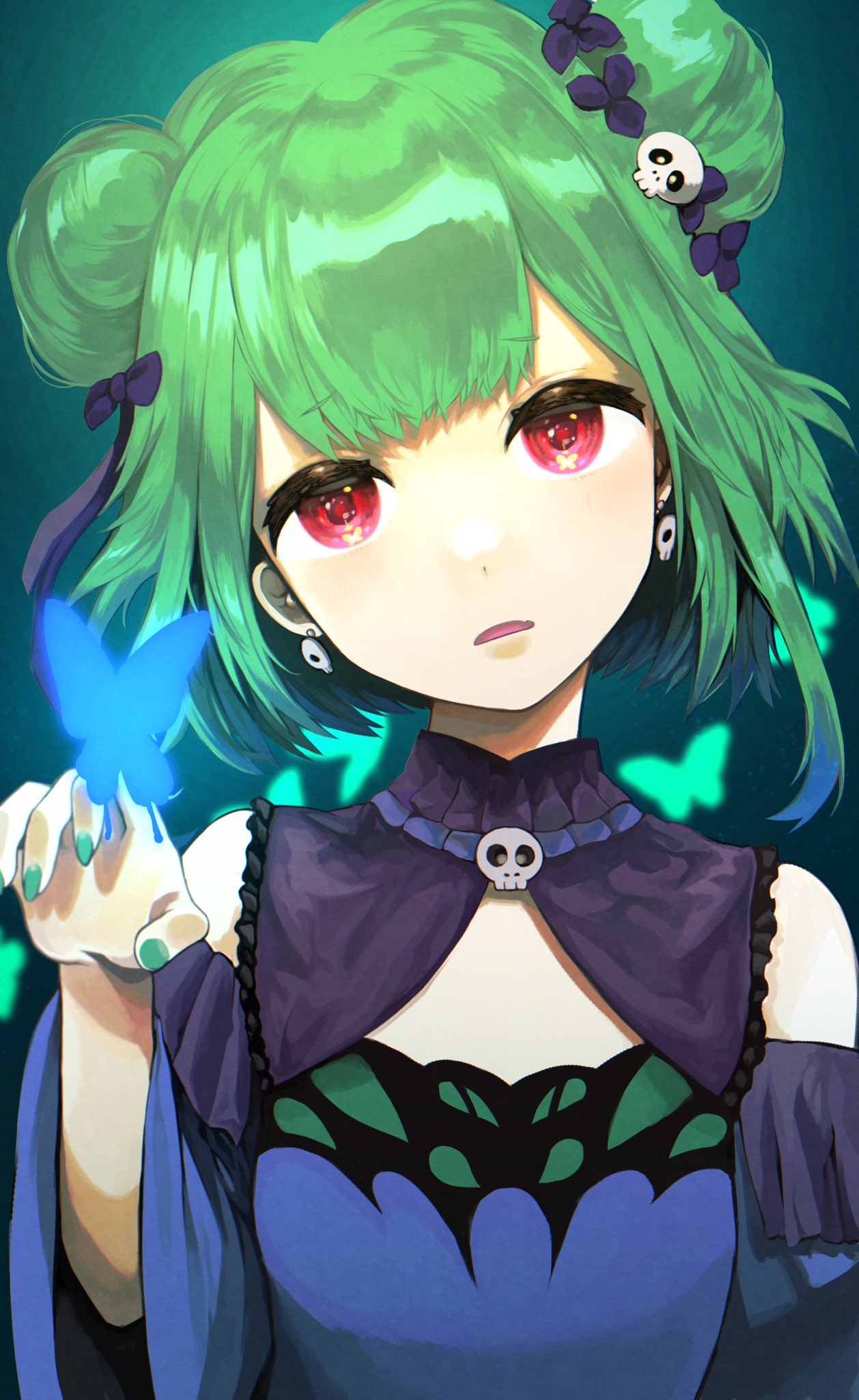 1girl bangs bare_shoulders commentary detached_sleeves dondon_ojisan double_bun earrings eyebrows_visible_through_hair green_hair green_nails hair_ornament head_tilt highres hololive jewelry looking_at_viewer nail_polish open_mouth red_eyes shiny shiny_hair short_eyebrows short_hair skull_earrings skull_hair_ornament uruha_rushia virtual_youtuber