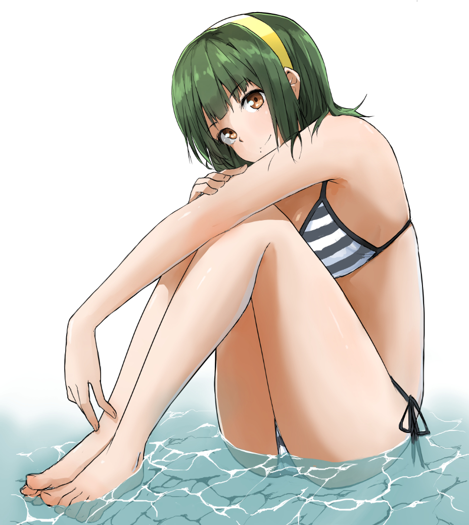 1girl bangs barefoot bikini black_ribbon breasts brown_eyes closed_mouth eyebrows_visible_through_hair full_body green_hair hairband idolmaster idolmaster_(classic) looking_at_viewer medium_breasts mole mole_under_mouth otonashi_kotori ribbon shiny shiny_hair shiny_skin short_hair side-tie_bikini simple_background sitting smile solo striped striped_bikini swimsuit syuichi white_background yellow_hairband