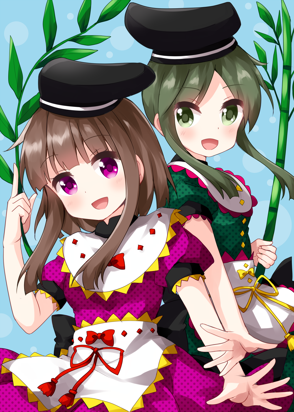 2girls :d apron bamboo bangs black_headwear blue_background blunt_bangs brown_hair dress eyebrows_visible_through_hair eyes_visible_through_hair green_dress green_eyes green_hair hat highres looking_at_viewer multiple_girls myouga_(plant) nishida_satono open_mouth pink_eyes puffy_short_sleeves puffy_sleeves purple_dress ruu_(tksymkw) short_hair_with_long_locks short_sleeves sidelocks simple_background smile tate_eboshi teireida_mai touhou waist_apron