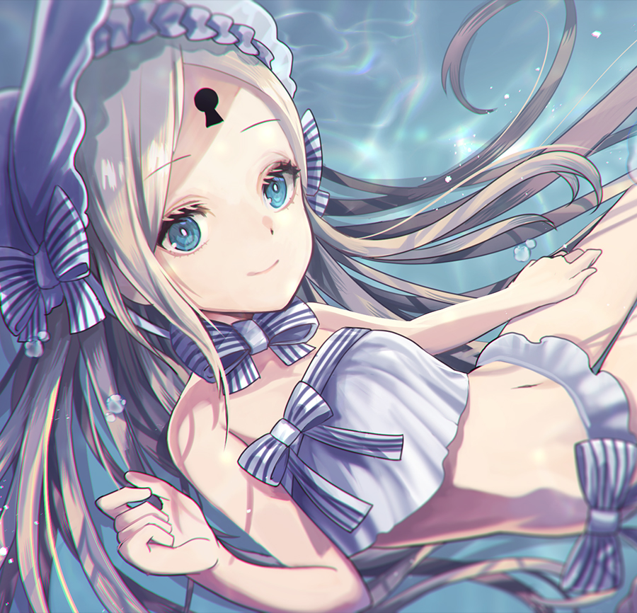 1girl abigail_williams_(fate/grand_order) abigail_williams_(swimsuit_foreigner)_(fate) amripo bangs bare_arms bare_legs bikini_skirt blonde_hair blue_eyes bonnet bright_pupils closed_mouth commentary_request eyebrows_visible_through_hair fate_(series) flat_chest frilled_swimsuit frills keyhole long_hair looking_at_viewer navel parted_bangs partial_commentary smile solo stomach swimsuit very_long_hair white_pupils white_swimsuit