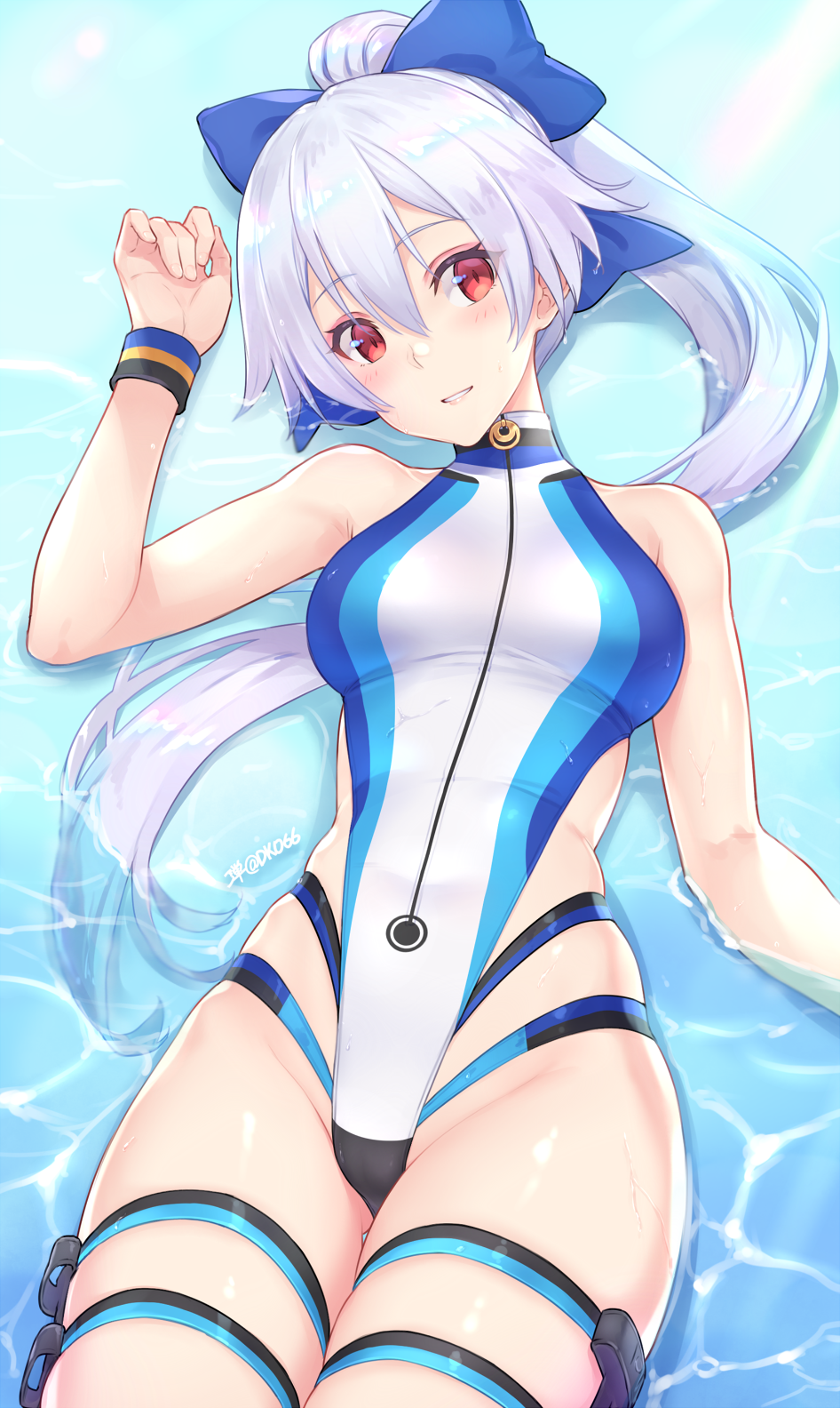 1girl bangs blue_bow blue_swimsuit bow breasts dan_(kumadan) fate/grand_order fate_(series) hair_between_eyes hair_bow highleg highleg_swimsuit highres large_breasts long_hair looking_at_viewer one-piece_swimsuit ponytail red_eyes silver_hair swimsuit thighs tomoe_gozen_(fate/grand_order) tomoe_gozen_(swimsuit_saber)_(fate) two-tone_swimsuit white_swimsuit