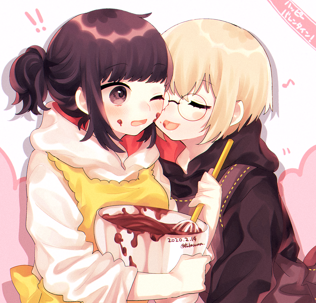 ! 2girls apron back_bow bangs bird_hoodie_girl_(tsubaki_tsubara) black_apron black_hair black_hoodie blonde_hair blunt_bangs blush bow brown_eyes cat_hoodie_girl_(tsubaki_tsubara) chocolate chocolate_on_face closed_eyes dated eyebrows_visible_through_hair face_licking food food_on_face glasses licking mixing_bowl multiple_girls musical_note one_eye_closed original ponytail ribbon-trimmed_apron ribbon_trim short_hair sidelocks signature sleeves_rolled_up tsubaki_tsubaru white_hoodie yellow_apron yellow_bow