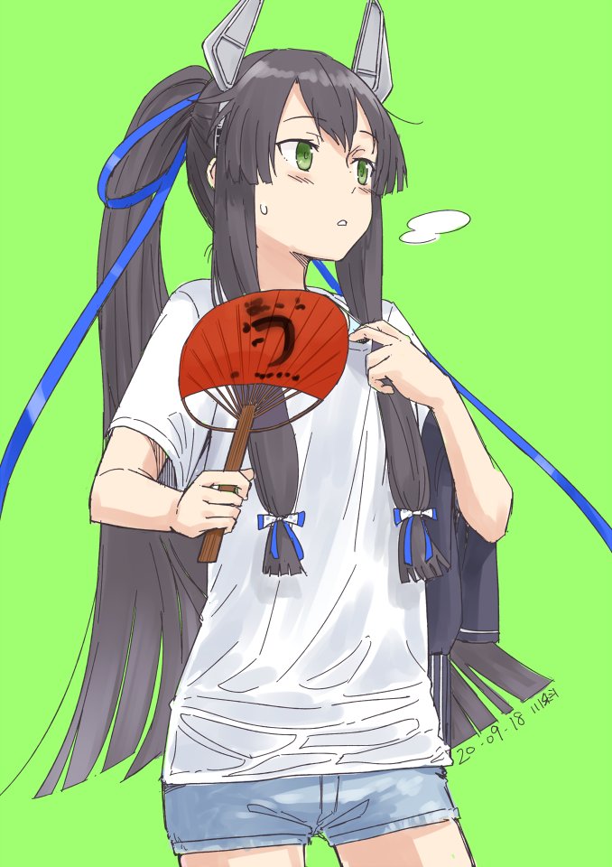 1girl artist_name black_hair blue_ribbon blue_shorts cowboy_shot dated fan green_background green_eyes hair_ribbon headgear holding holding_fan i-47_(kantai_collection) kantai_collection kawashina_(momen_silicon) long_hair paper_fan ponytail ribbon shirt short_sleeves shorts sidelocks signature simple_background solo uchiwa white_shirt