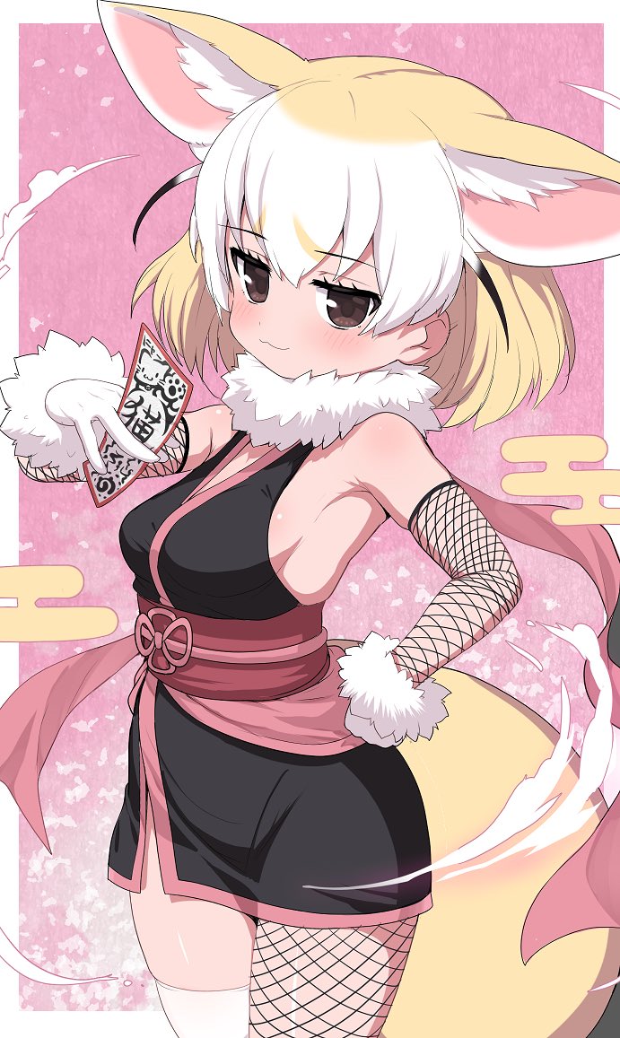 1girl :3 alternate_costume animal_ears bare_shoulders blush commentary_request cowboy_shot extra_ears eyebrows_visible_through_hair fennec_(kemono_friends) fishnet_gloves fishnet_legwear fishnets fox_ears fox_girl fox_tail fur_collar fur_trim gloves kemono_friends ninja ransusan sleeveless solo tail thigh-highs white_fur white_gloves white_legwear yellow_eyes zettai_ryouiki