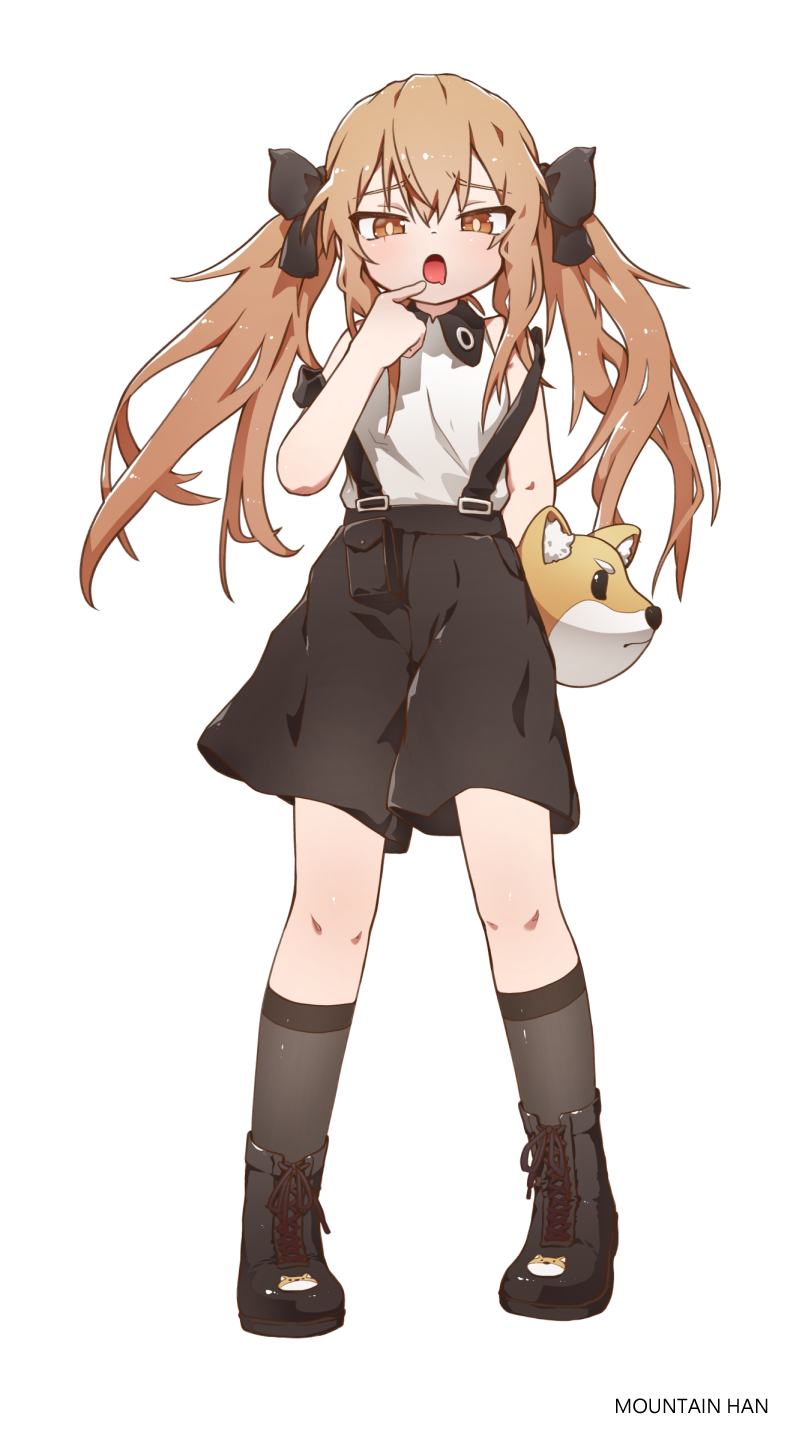 1girl ankle_boots artist_name bag black_bow black_footwear black_legwear black_skirt boots bow bright_pupils brown_eyes brown_hair character_request collared_shirt cross-laced_footwear full_body girls_frontline hair_bow hand_up highres index_finger_raised long_hair looking_at_viewer mountain_han open_mouth pigeon-toed shirt simple_background skirt socks solo suspender_skirt suspenders twintails white_background white_shirt younger