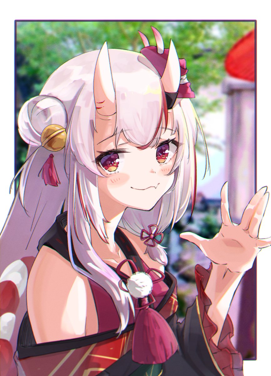 1girl bell blurry blurry_background commentary_request fang hair_bell hair_bun hair_ornament highres hololive horns jingle_bell long_hair looking_at_viewer mask mask_on_head multicolored_hair nakiri_ayame namaonpa oni_mask red_eyes redhead rope shimenawa skin_fang smile solo streaked_hair upper_body virtual_youtuber white_hair