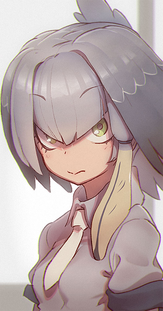 1g bird_girl bird_wings blonde_hair blush close-up collared_shirt commentary_request eyebrows_visible_through_hair green_eyes grey_hair grey_shirt hair_tie head_wings kemono_friends looking_at_viewer multicolored_hair necktie shirt shoebill_(kemono_friends) short_hair short_sleeves upper_body white_neckwear wings