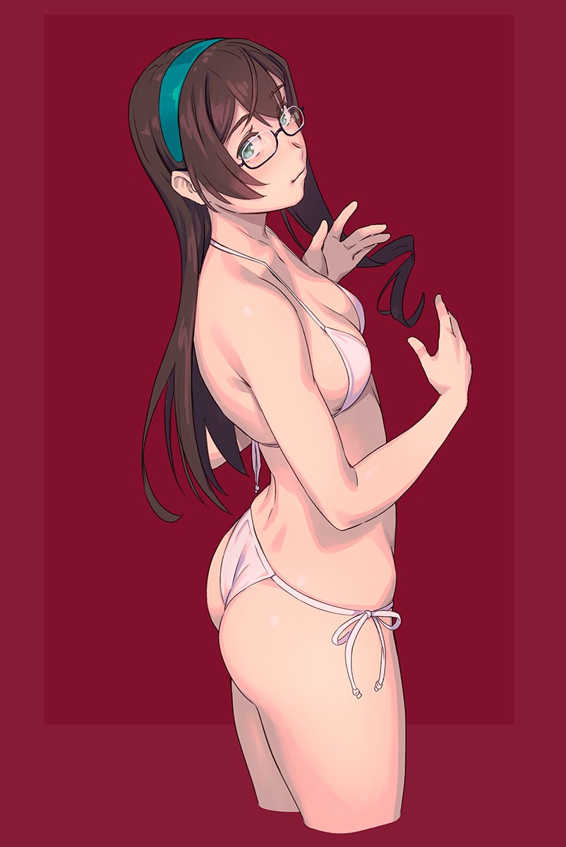 1girl alternate_costume ass bare_arms bare_shoulders bikini black_hair blush breasts closed_mouth collarbone commentary_request cowboy_shot cropped_legs eyebrows_visible_through_hair from_above from_side glasses green_eyes hairband halterneck highres kantai_collection long_hair looking_at_viewer ooyodo_(kantai_collection) red_background semi-rimless_eyewear side-tie_bikini simple_background small_breasts smile solo string_bikini swimsuit under-rim_eyewear white_bikini yuuji_(and)
