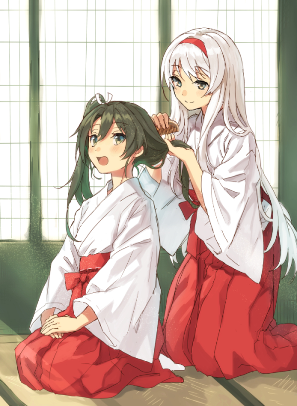 2girls brown_eyes commentary_request dark_green_hair full_body green_eyes hairband hakama japanese_clothes kantai_collection kimono kneeling long_hair mitsuyo_(mituyo324) multiple_girls red_hairband red_hakama seiza shoukaku_(kantai_collection) sitting smile tatami twintails tying white_hair white_kimono zuikaku_(kantai_collection)