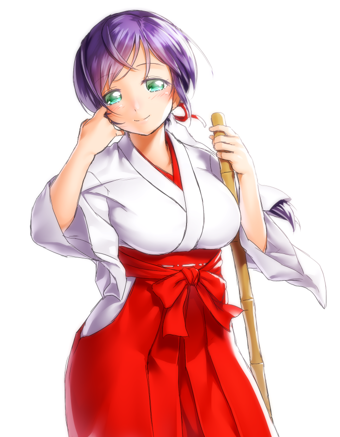 1girl breasts broom closed_mouth cowboy_shot green_eyes hakama hand_up hip_vent holding holding_broom japanese_clothes large_breasts long_hair long_sleeves looking_at_viewer loot love_live! love_live!_school_idol_project miko onsoku_inu purple_hair red_hakama simple_background smile solo toujou_nozomi white_background wide_sleeves