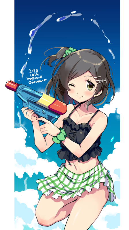 1girl black_hair black_swimsuit blush closed_mouth collarbone dated day eyebrows_visible_through_hair green_eyes green_scrunchie holding holding_water_gun kantai_collection kuroshio_(kantai_collection) odawara_hakone one_eye_closed scrunchie short_hair smile solo swimsuit twitter_username water_gun wrist_scrunchie