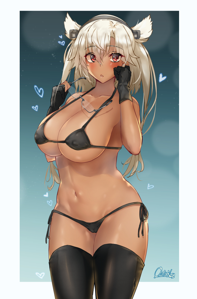 1girl alternate_costume bikini black_bikini black_legwear breasts cowboy_shot dark_skin eyewear_removed glasses hair_between_eyes holding holding_eyewear kantai_collection large_breasts light_brown_hair mani_oniniku musashi_(kantai_collection) navel platinum_blonde_hair pointy_hair red_eyes side-tie_bikini solo standing swimsuit thigh-highs twintails