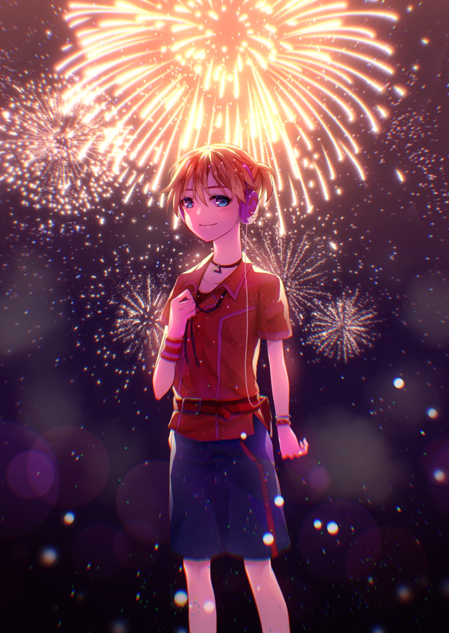1boy aerial_fireworks aryuma772 backlighting blonde_hair blue_eyes blue_shorts blurry bokeh bracelet commentary countdown cowboy_shot depth_of_field fire_flower_(vocaloid) fireworks headphones highres jewelry kagamine_len looking_at_viewer male_focus night red_shirt shirt shorts smile solo standing vocaloid