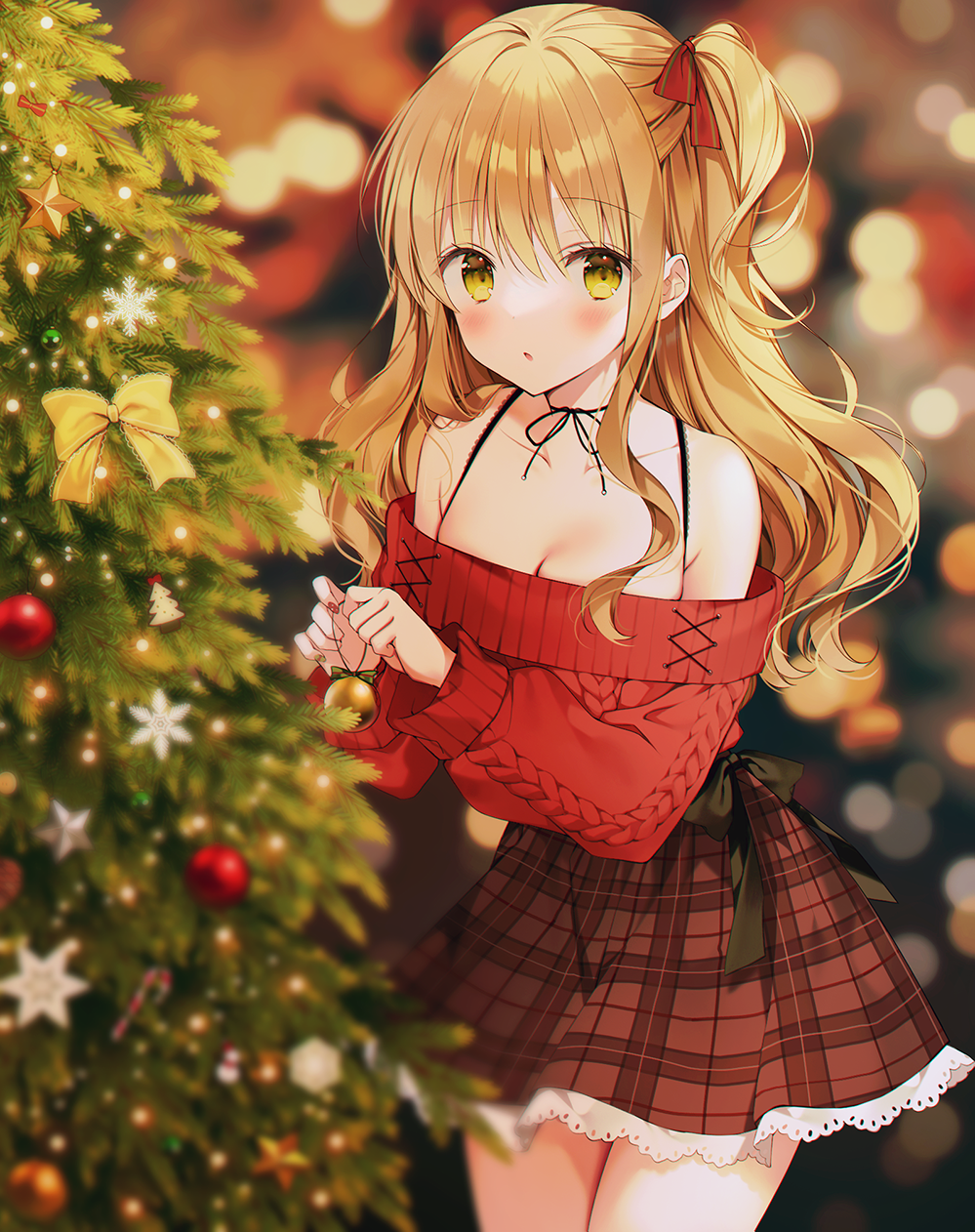 1girl :o aran_sweater bangs bare_shoulders blonde_hair blurry blurry_background blush bow breasts christmas christmas_tree commentary cowboy_shot depth_of_field green_eyes green_ribbon hair_bow highres holding lace-trimmed_skirt lace_trim long_hair looking_at_viewer medium_breasts necktie no_nose off-shoulder_sweater off_shoulder one_side_up original ornament parted_lips plaid plaid_skirt red_bow ribbon skirt solo spaghetti_strap sweater weri