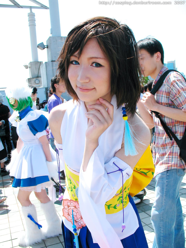 cosplay detached_sleeves final_fantasy final_fantasy_x photo robes saeki_tsukahisa yuna