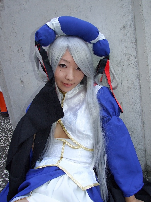 cosplay lady_yan photo robes romance_of_the_three_kingdoms shiraishi_rio silver_hair under_boob