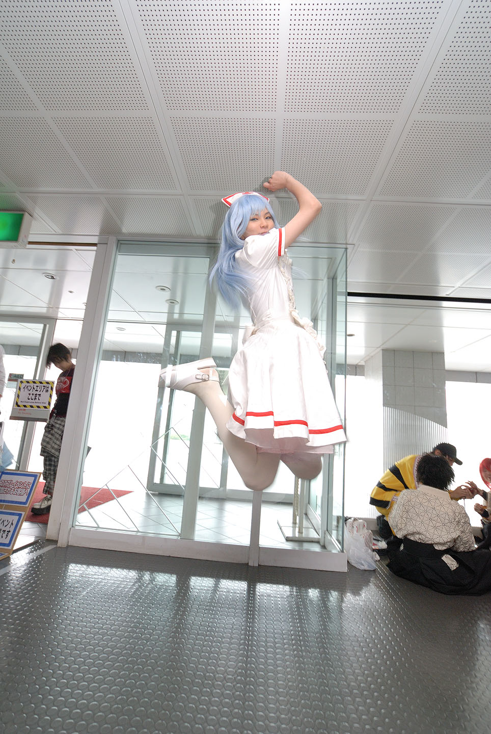 blue_hair cosplay jumping kouno_tooru kouzuki_suzuka nurse nurse_uniform photo princess_princess