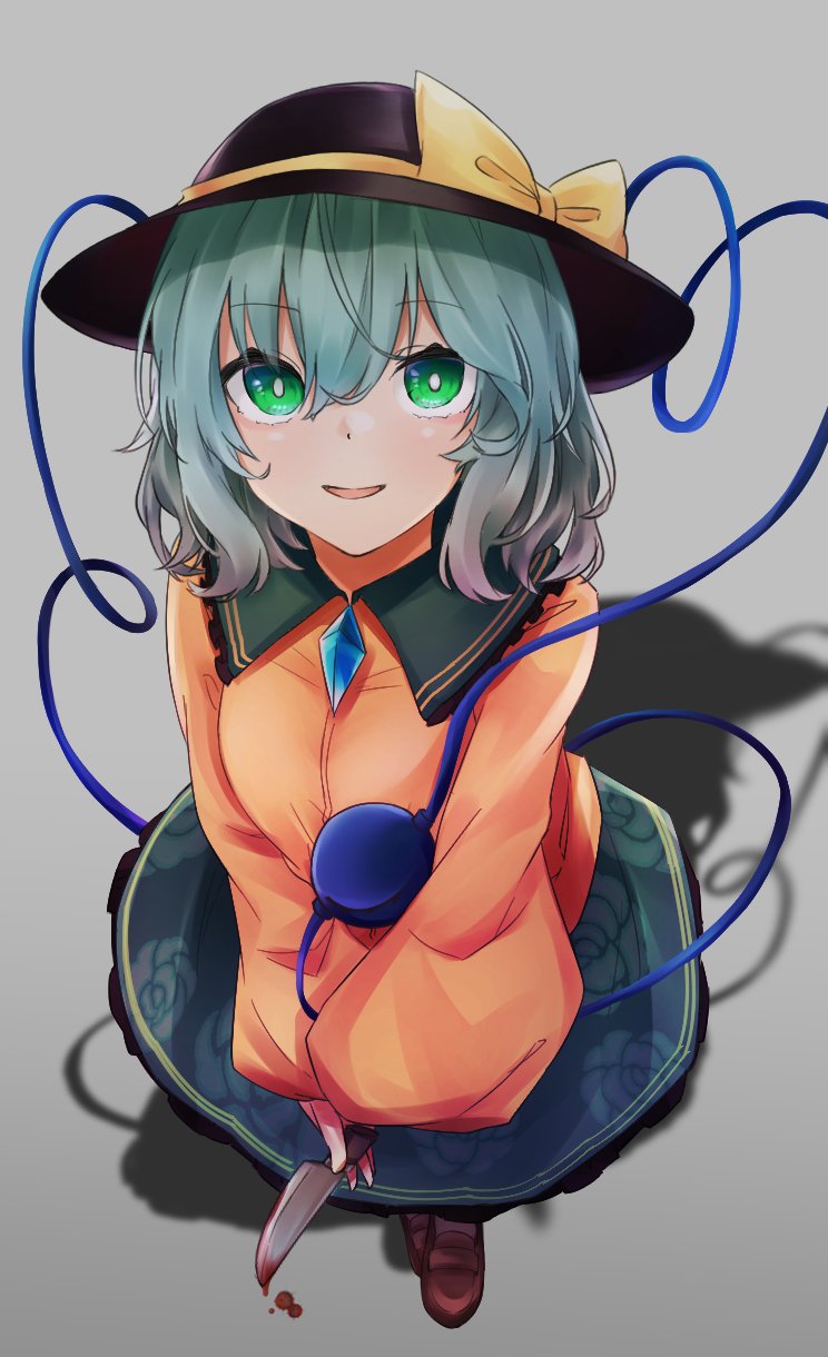 1girl black_headwear blood bloody_knife blouse bow breasts bright_pupils brown_footwear dripping eyeball eyebrows_visible_through_hair from_above full_body green_eyes green_hair grey_background gunsou1350 hair_between_eyes hat hat_bow heart heart_of_string highres holding holding_knife knife komeiji_koishi long_sleeves looking_at_viewer medium_hair orange_blouse parted_lips puffy_sleeves shadow simple_background small_breasts smile solo standing third_eye touhou white_pupils yellow_bow