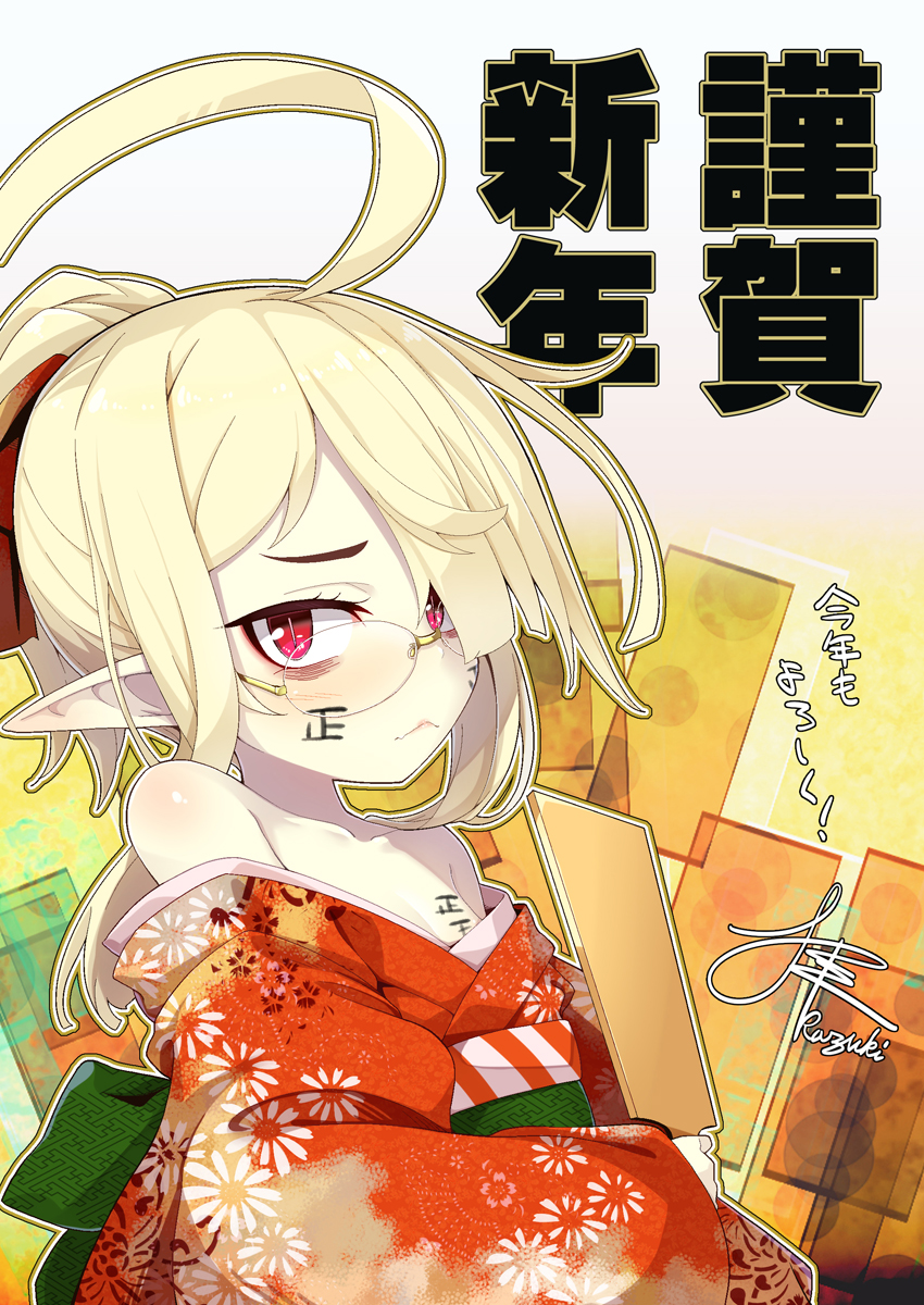 1girl 2021 :&lt; ahoge airi_(ogami_kazuki) bare_shoulders blonde_hair body_writing closed_mouth commentary_request fang fang_out floral_print glasses hagoita hair_over_one_eye hanetsuki highres holding japanese_clothes kimono long_sleeves looking_at_viewer obi off_shoulder ogami_kazuki original paddle pointy_ears ponytail print_kimono red_eyes red_kimono rimless_eyewear sash signature solo tally translation_request upper_body
