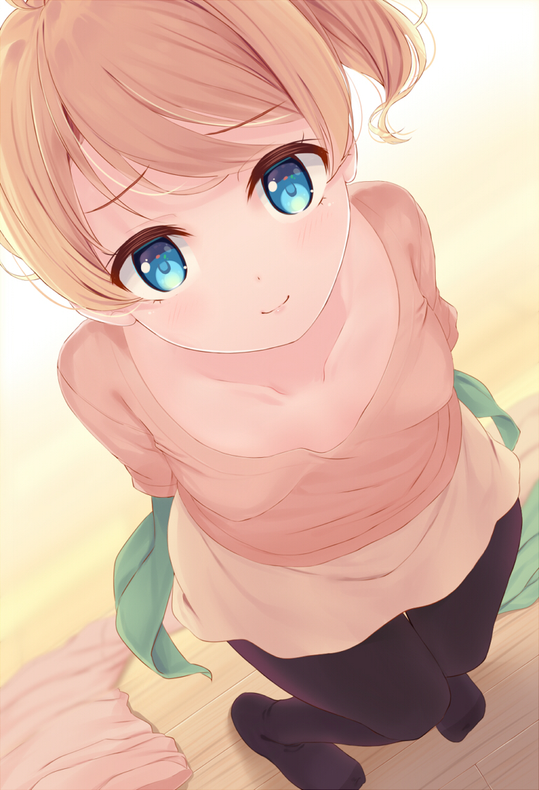 1girl bangs black_legwear blonde_hair blue_eyes breasts close-up collarbone commentary_request esia_mariveninne eyebrows_visible_through_hair from_above komone_ushio looking_at_viewer no_shoes original pantyhose shirt short_hair small_breasts smile solo wooden_floor