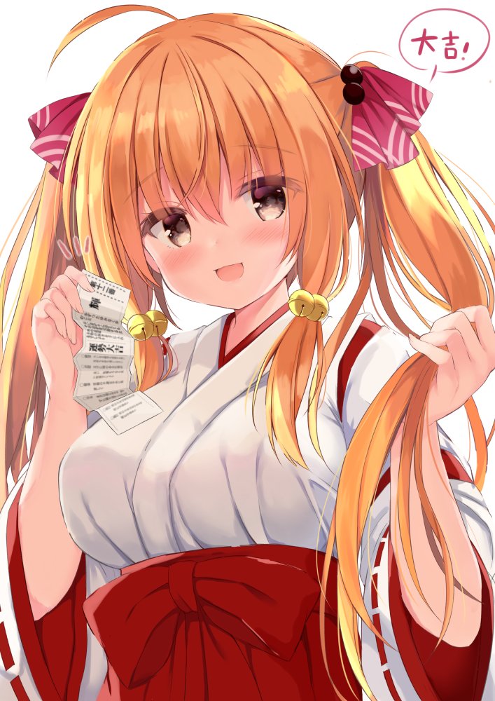 1girl :d ahoge bangs bell blonde_hair blush brown_eyes commentary_request eyebrows_visible_through_hair hair_bell hair_between_eyes hair_ornament hakama hands_up holding japanese_clothes jingle_bell kimono kujou_danbo long_hair long_sleeves looking_at_viewer notice_lines omikuji open_mouth original red_hakama ribbon-trimmed_sleeves ribbon_trim simple_background smile solo translation_request twintails upper_body very_long_hair white_background white_kimono wide_sleeves