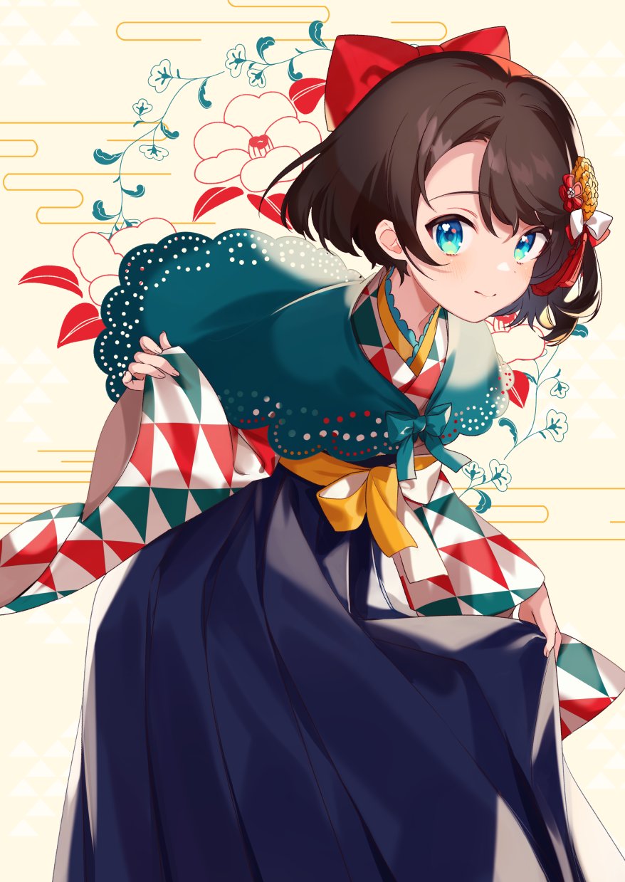 1girl asymmetrical_bangs bangs blue_capelet blue_eyes blue_skirt blush bow brown_hair capelet closed_mouth commentary cowboy_shot egasumi flower grey_background hair_bow hair_flower hair_ornament hakama highres hololive japanese_clothes kimono leaning_forward looking_at_viewer multicolored multicolored_clothes multicolored_kimono nokachoco114 oozora_subaru parted_bangs patterned_background pleated_skirt red_bow short_hair simple_background skirt skirt_hold smile solo uroko_(pattern) virtual_youtuber wide_sleeves