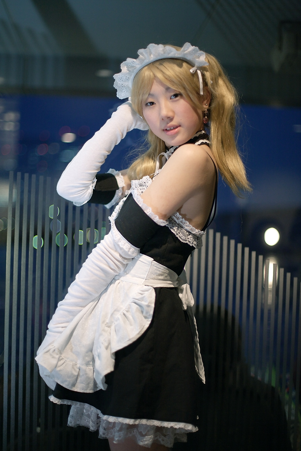 apron blonde_hair cosplay elbow_gloves hime kore_ga_watashi_no_goshujin-sama maid maid_uniform photo sawatari_izumi twintails