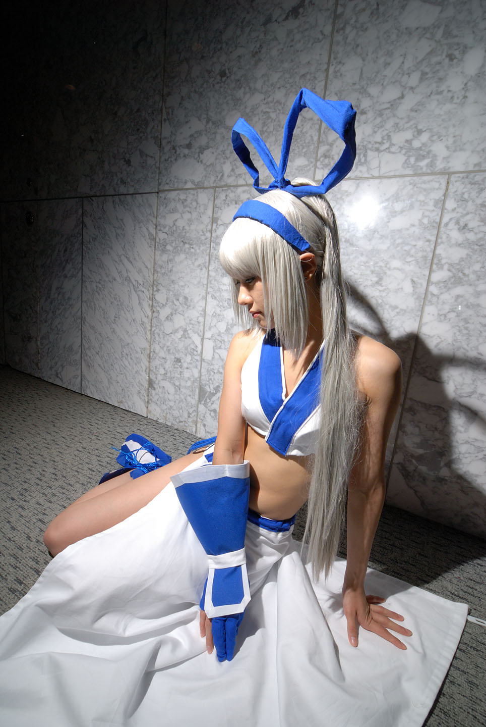 aisui_nao cosplay hair_bow majikina_mina midriff photo samurai_spirits_zero silver_hair